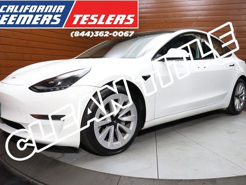 Used 2023 Tesla Model 3 Standard Range image 1