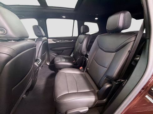 Used 2022 Cadillac XT6 Sport w/ Technology Package AWD/4WD image 26