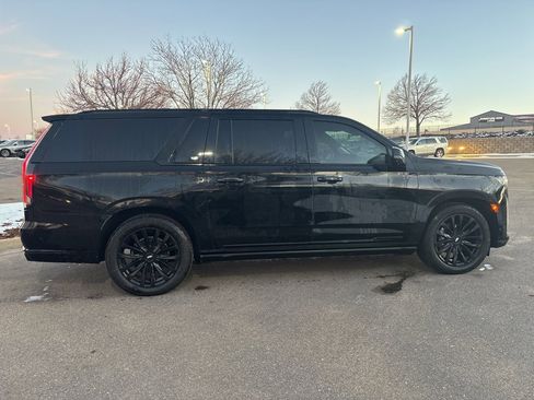 Used 2021 Cadillac Escalade ESV Sport Platinum image 6