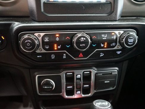 Used 2019 Jeep Wrangler Unlimited Sport S image 35