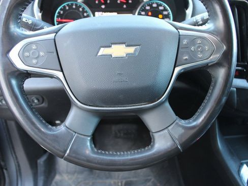 Used 2018 Chevrolet Traverse LT image 12