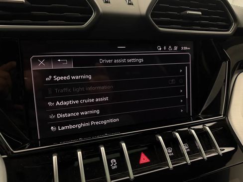 Used 2021 Lamborghini Urus AWD/4WD image 26