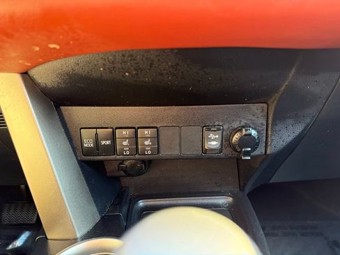 Used 2013 Toyota RAV4 Limited AWD/4WD image 28