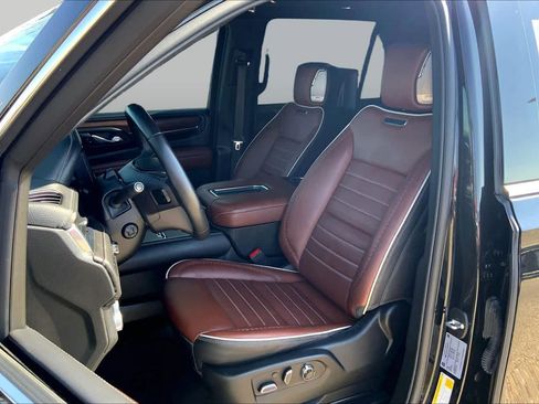Used 2024 GMC Yukon XL Denali Ultimate AWD/4WD image 8