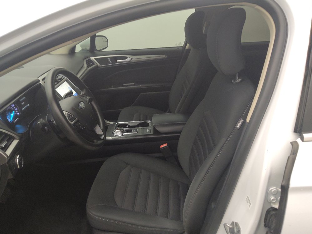 Used 2018 Ford Fusion SE w/ Fusion SE Technology Package FWD image 17