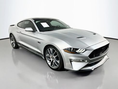 Used 2019 Ford Mustang GT w/ Black Accent Package RWD image 3