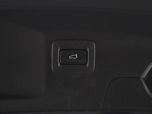 Used 2023 MAZDA CX-9 Touring image 18