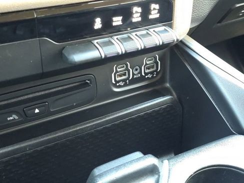 Used 2019 RAM 1500 Laramie AWD/4WD image 36