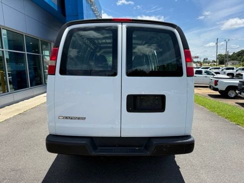 Used 2013 Chevrolet Express 2500 RWD image 5