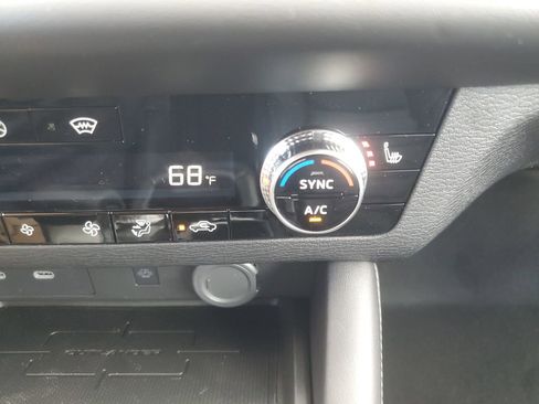 New 2026 Mitsubishi Outlander LE AWD/4WD image 34