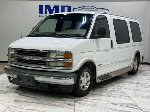 Used 2002 Chevrolet Express 1500 Base w/ LS Preferred Equipment Group image 2
