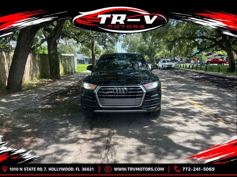 Used 2019 Audi Q5 2.0T Premium w/ Convenience Package AWD/4WD image 4