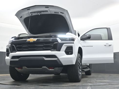 Certified 2023 Chevrolet Colorado LT w/ LT Convenience Package III image 40