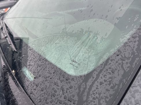 Used 2013 Nissan Frontier SV image 9