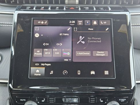 New 2025 Jeep Grand Cherokee L Altitude image 17