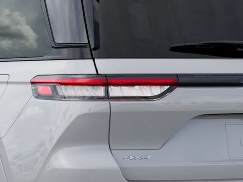 New 2026 Jeep Grand Cherokee Summit AWD/4WD image 10