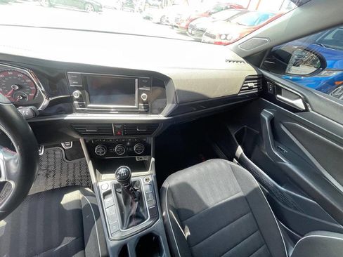 Used 2019 Volkswagen Jetta GLI FWD image 6