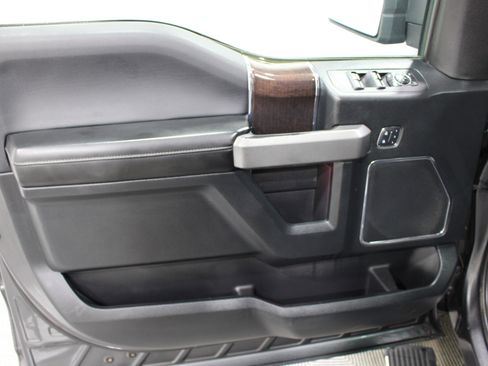 Used 2016 Ford F150 Platinum w/ Technology Package AWD/4WD image 6
