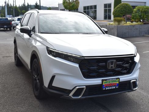 Used 2023 Honda CR-V Sport Touring image 3