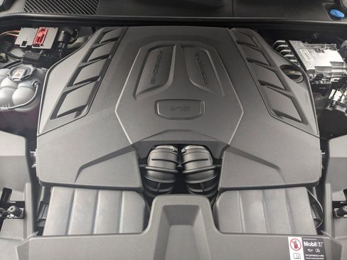 Certified 2025 Porsche Cayenne S AWD/4WD image 28