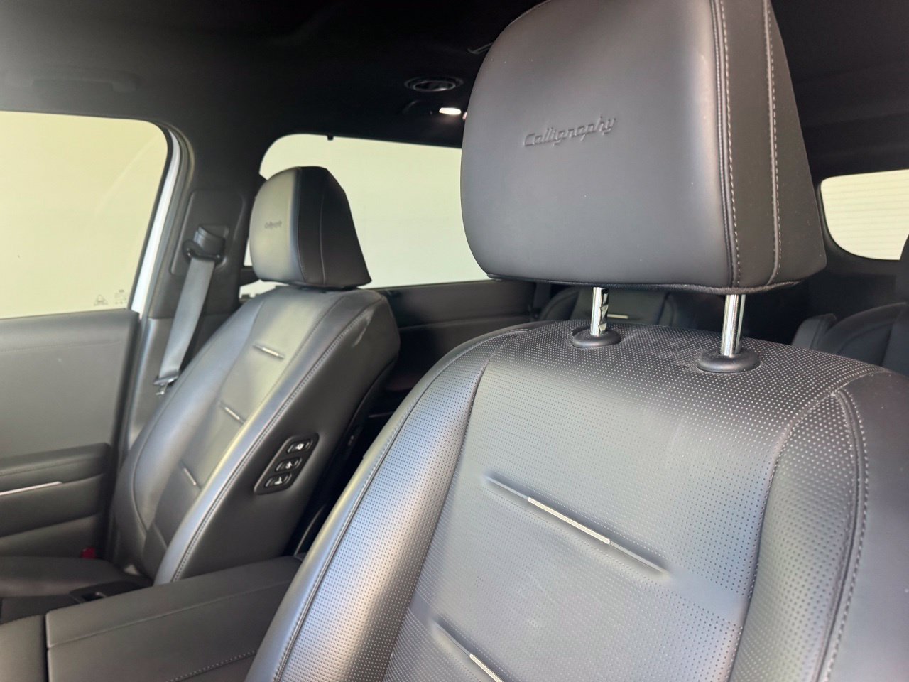 Used 2026 Hyundai Palisade Calligraphy AWD/4WD image 9