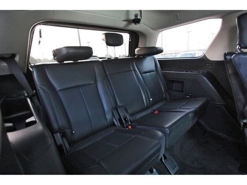 Used 2022 Ford Expedition XLT image 11