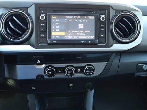 Used 2017 Toyota Tacoma SR5 image 20