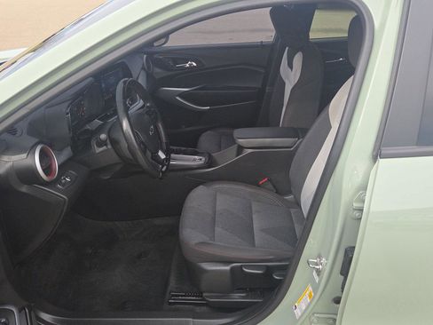 Used 2024 Chevrolet Trax RS w/ Driver Confidence Package image 18