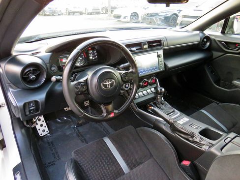 Used 2023 Toyota GR86 Premium image 17