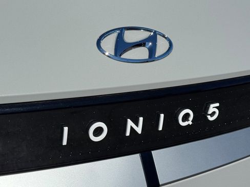 Used 2024 Hyundai Ioniq 5 SE image 13