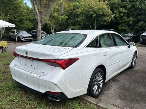 Used 2019 Toyota Avalon XLE w/ Moonroof Package FWD image 7