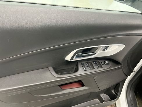 Used 2015 Chevrolet Equinox LS image 19