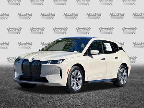 Used 2026 BMW iX xDrive45 AWD/4WD image 9