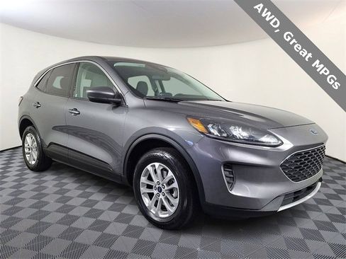 Used 2021 Ford Escape SE image 1