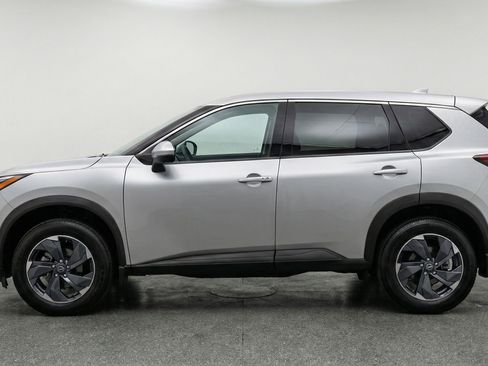 Used 2025 Nissan Rogue SV image 5