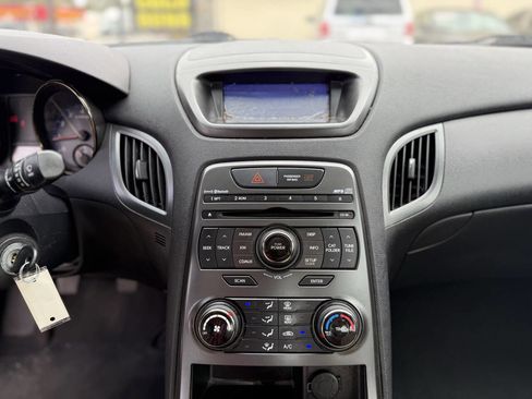 Used 2012 Hyundai Genesis 2.0T image 16