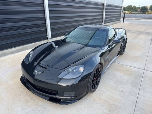Used 2012 Chevrolet Corvette Z06 w/ 3LZ Preferred Equipment Group RWD image 2