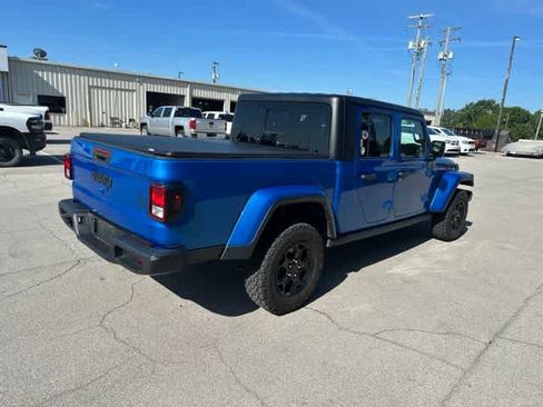 Used 2023 Jeep Gladiator Sport AWD/4WD image 17