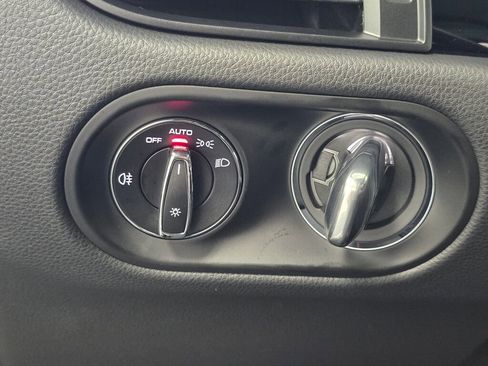 Certified 2025 Porsche Macan image 34