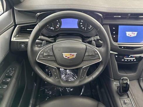 Used 2025 Cadillac XT5 Sportv w/ Technology Package AWD/4WD image 29