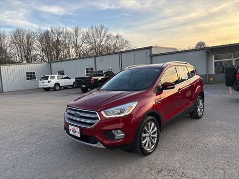 Used 2017 Ford Escape Titanium image 4