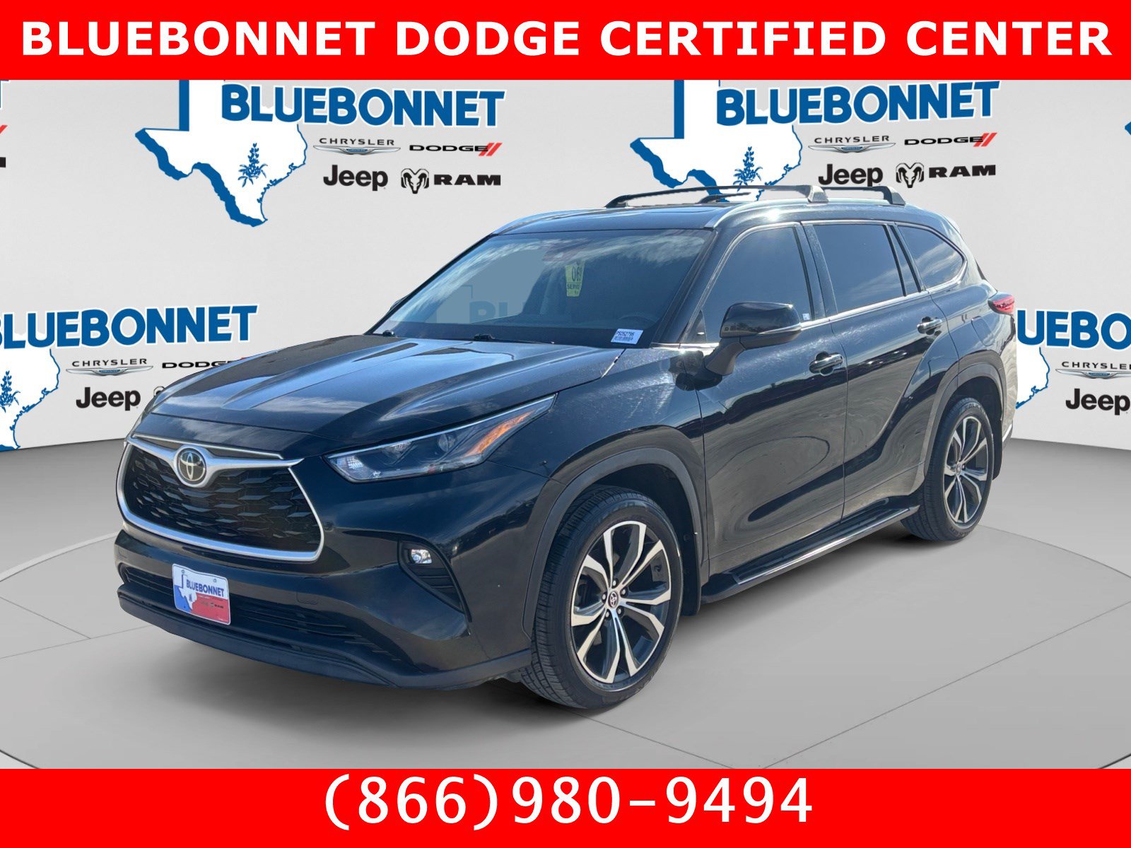 Used 2021 Toyota Highlander XLE FWD image 1