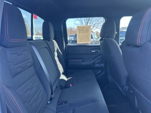 Used 2025 Nissan Frontier PRO-4X image 11