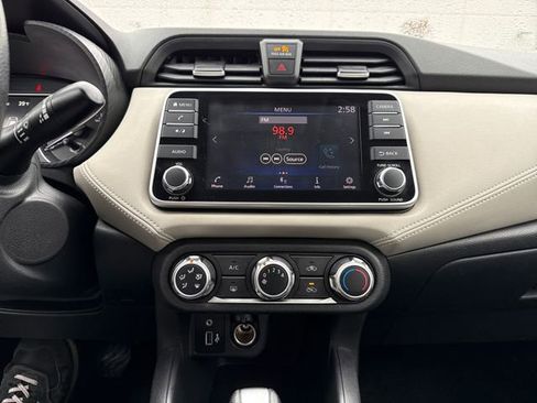 Used 2020 Nissan Versa SV image 23