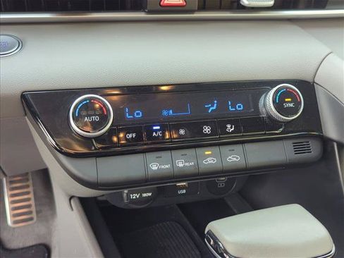 Used 2025 Hyundai Elantra Sport FWD image 19