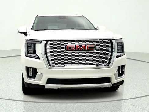 Used 2023 GMC Yukon XL Denali AWD/4WD image 2