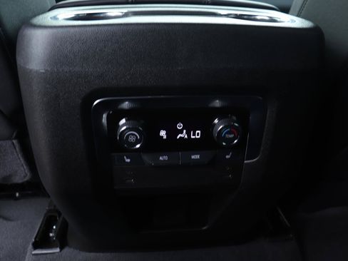 Used 2025 Chevrolet Tahoe Z71 w/ Comfort Package AWD/4WD image 25