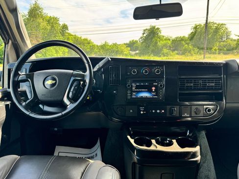 Used 2018 Chevrolet Express 2500 w/ Enhanced Convenience Package RWD image 27