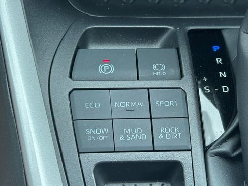 Used 2025 Toyota RAV4 LE AWD/4WD image 24