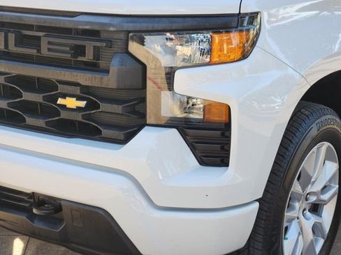 Used 2023 Chevrolet Silverado 1500 Custom image 17